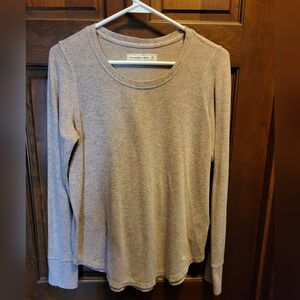 Abercrombie & Fitch women's long sleeved shirt size M. Tan/brown.